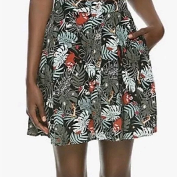 NWT-Her Universe/Disney’s Lion King 2 pce set pumba’s jungle shirt/skirt 2X - Picture 3 of 16